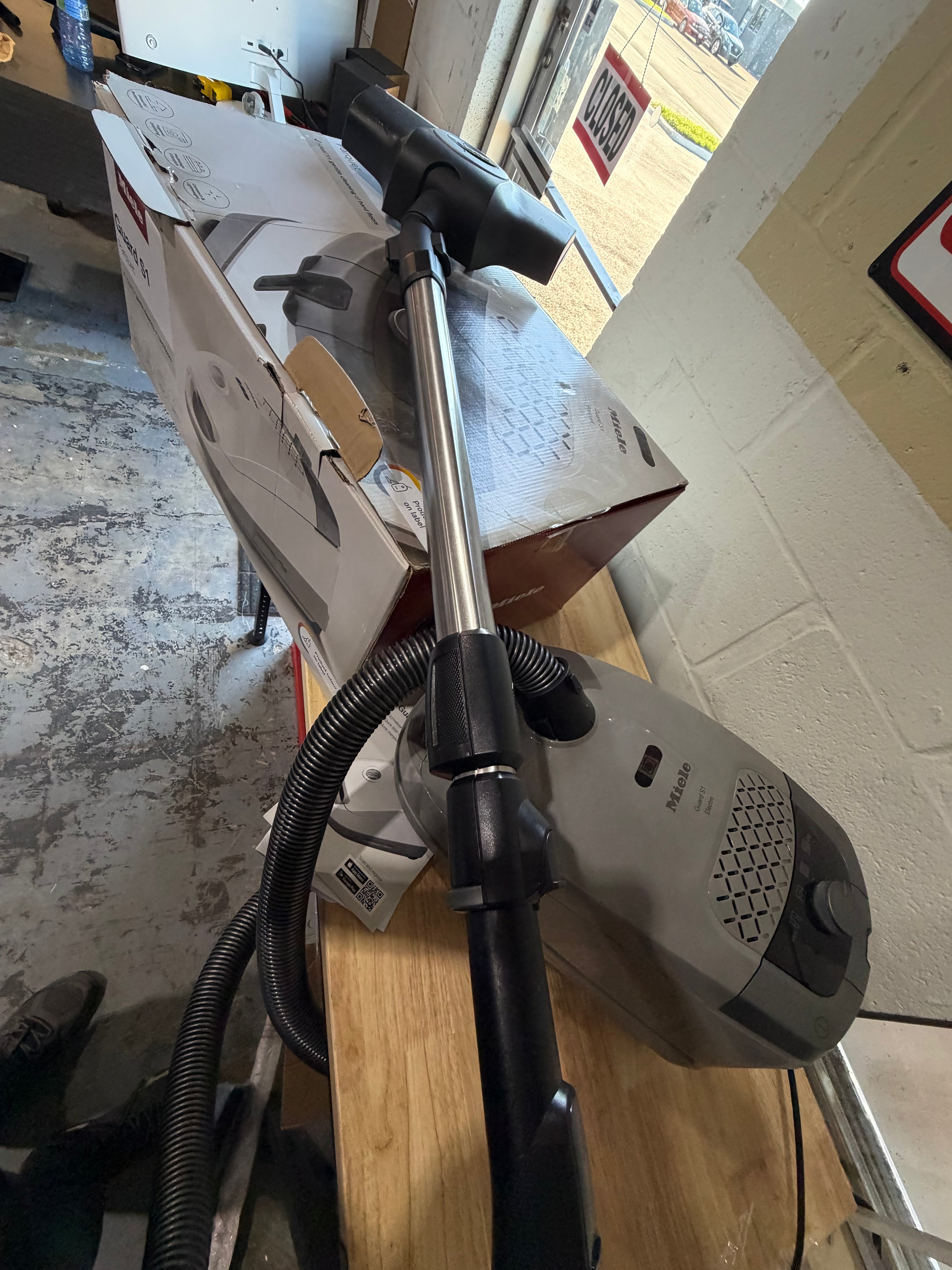 Like-New Miele Guard S1 Canister vacuum