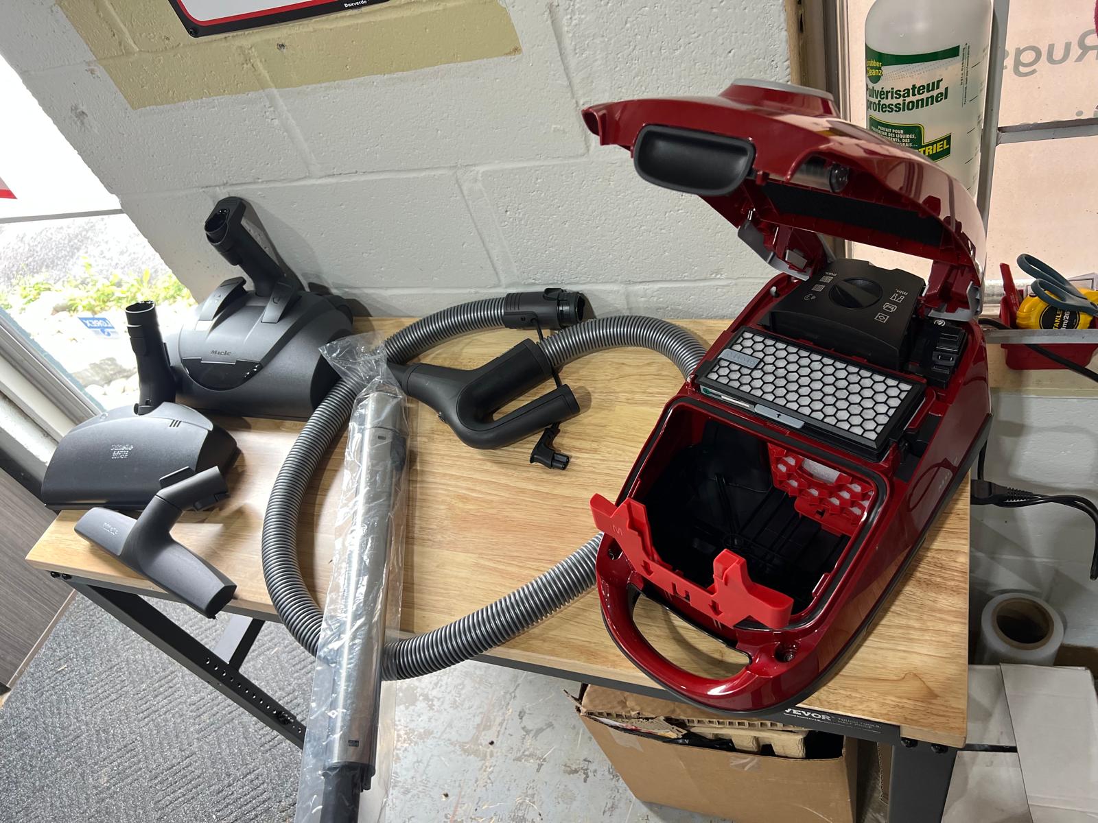 Compact C2 Cat & Dog PowerLine Canister vacuum